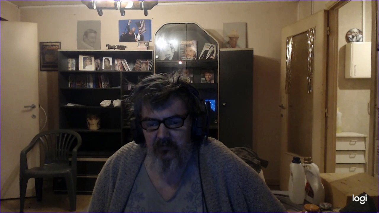 SOPHIA DIS AVOIR COUPER LE SON DE SA CHAINE DE FACHO MDR 2025-04-15_20-27-09