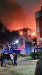 VÍDEO: Incêndio de grande proporções atinge PUC de Curitiba e evacua campus 