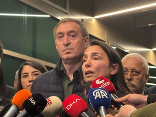DEM Parti Eş Başkanı Tülay Hatimoğulları'ndan hastane önünde açıklama