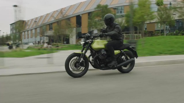 The new Moto Guzzi V7 Sport Riding in the city
