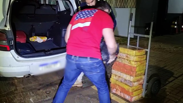 PRF prende casal com bebê de 6 meses e 100 kg de maconha após perseguição na BR-277