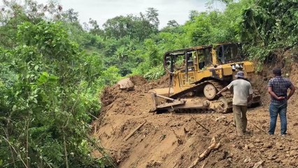 The Role of the D6R XL Bulldozer in Mountain Road Infrastructure