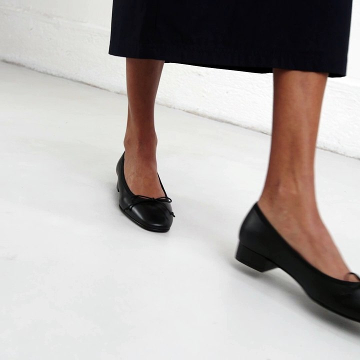 264-DADOU CUIR NOIR_VIDEO