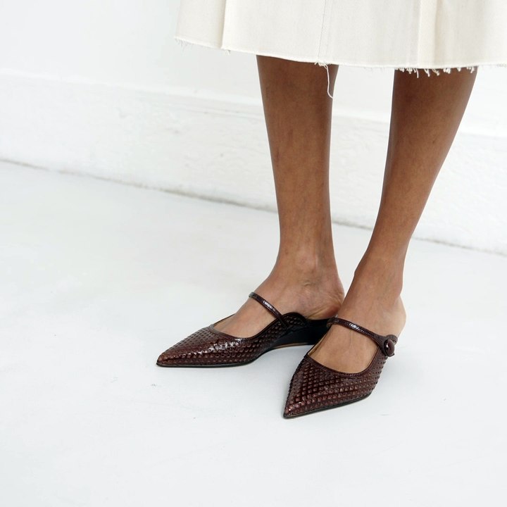 264-DECADE-CUIR-BRILLANT-MARRON_VIDEO