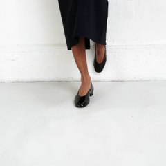 585-LEA VERNIS PLISSE NOIR_E