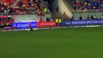 Punjab Kings Bartlett's throw ball to Four By Mistakely