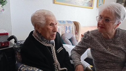 Concha cuenta, junto a su hija y su yerno, una de sus vivencias de la Guerra Civil.