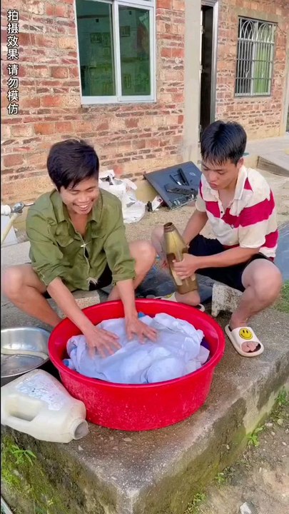 chinese funny video😂/try not to laugh/comedy/entertainment/fun/enjoy