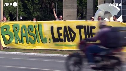 Brasilia, protesta per chiedere una giusta transizione ecologica