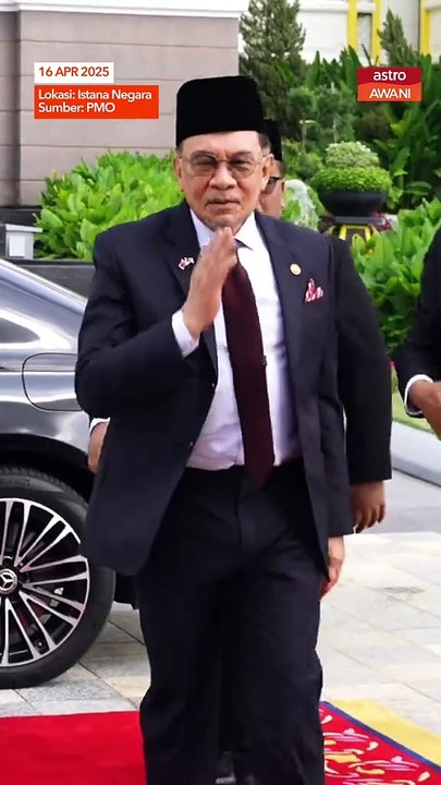 Presiden China Xi Jinping Disambut oleh Yang di-Pertuan Agong di Istana Negara Bersama Perdana Menteri dan Barisan Menteri Kabinet Sempena Lawatan Negara Selama Tiga Hari ke Malaysia