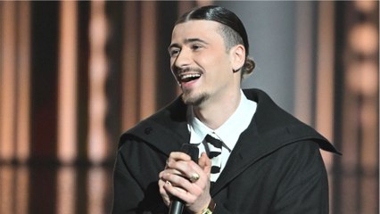 GALA VIDEO - Pierre Garnier : une vieille photo du chanteur refait surface, il a bien changé !