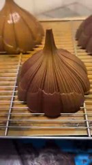 Ovo de Páscoa com alho negro? Conheça criação de hotel de luxo em Paris