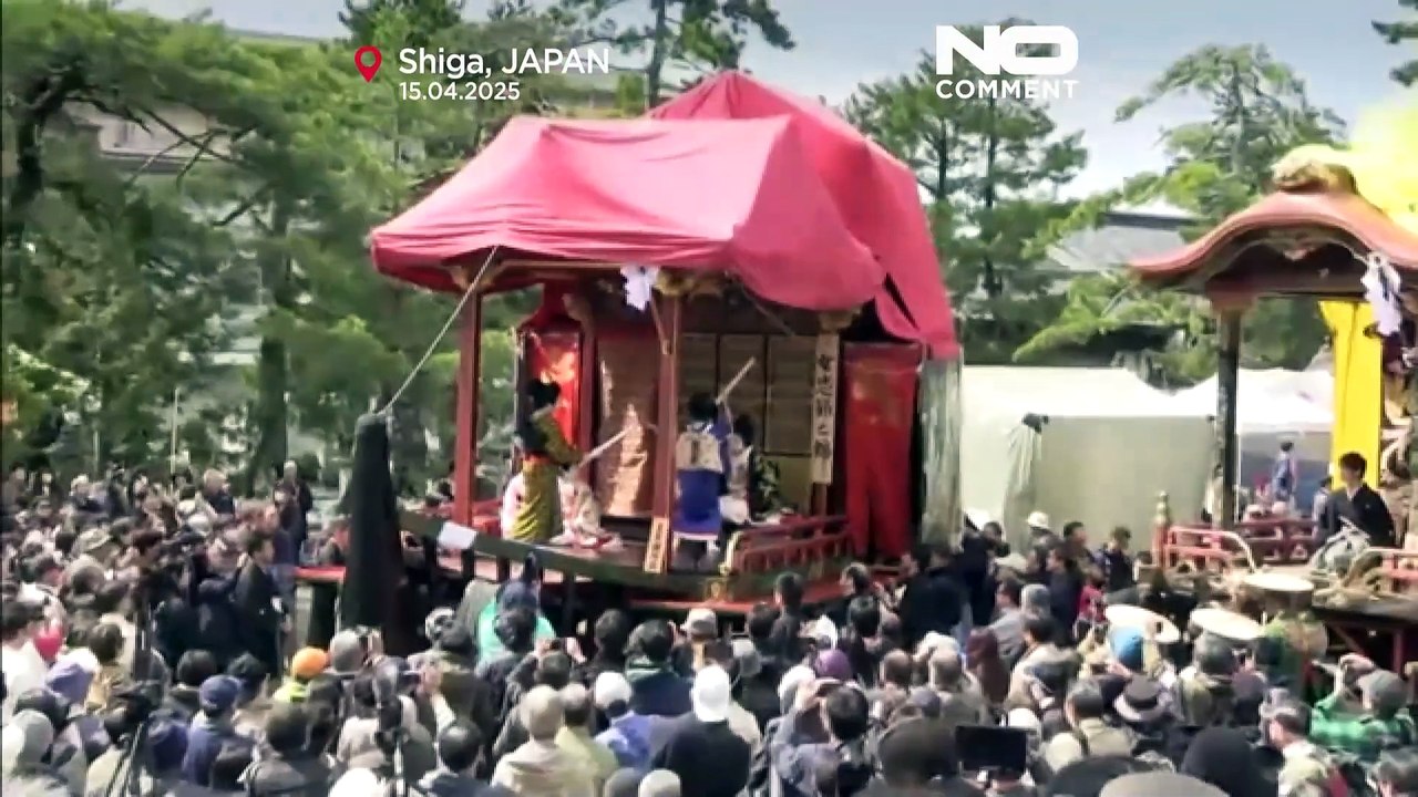Kinder führen Kabuki-Theater auf westjapanischem Festival auf