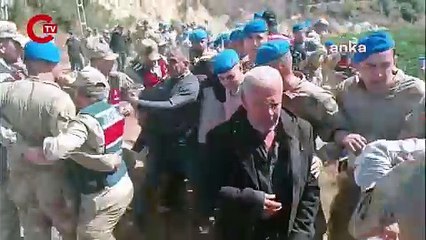 Hatay'da 'kamulaştırma' operasyonu Köylüler kepçelerin önüne yattı, jandarma müdahale etti