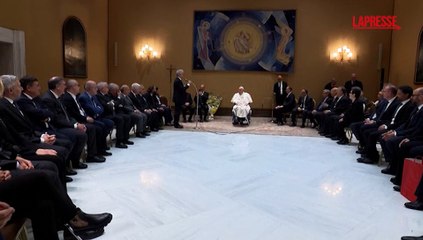 Incontro con staff Gemelli, Papa ringrazia rettrice Ateneo: "Quando comandano le donne, le cose vanno"