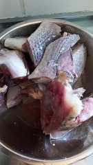 Prefeitura de cidade baiana é detonada por distribuir rabo de peixe em kit para Semana Santa