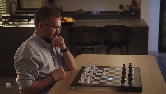 Gamers opinion about this world first chess board with AI technology! #ai #technology #games #chess