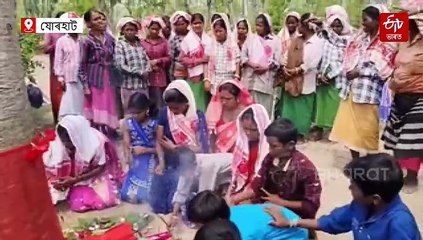 গছত আবিৰ্ভাৱ হ'ল ভগৱান, সেৱা ল'বলৈ ভক্তৰ দীঘলীয়া শাৰী