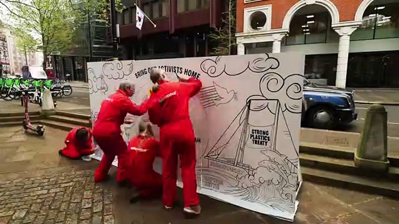 Mural Painting outside the South Korean Embassy in solidarity with Greenpeace International activists