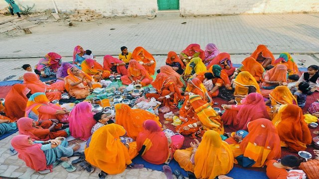 Watch Video: कथा श्रवण के साथ परिवार की खुशहाली की कामना की