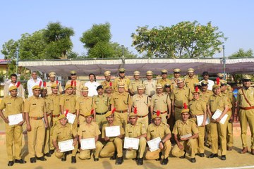 पुलिस परेड, रक्तदान शिविर व पौधरोपण समेत कई कार्यक्रमों हुआ आयोजन