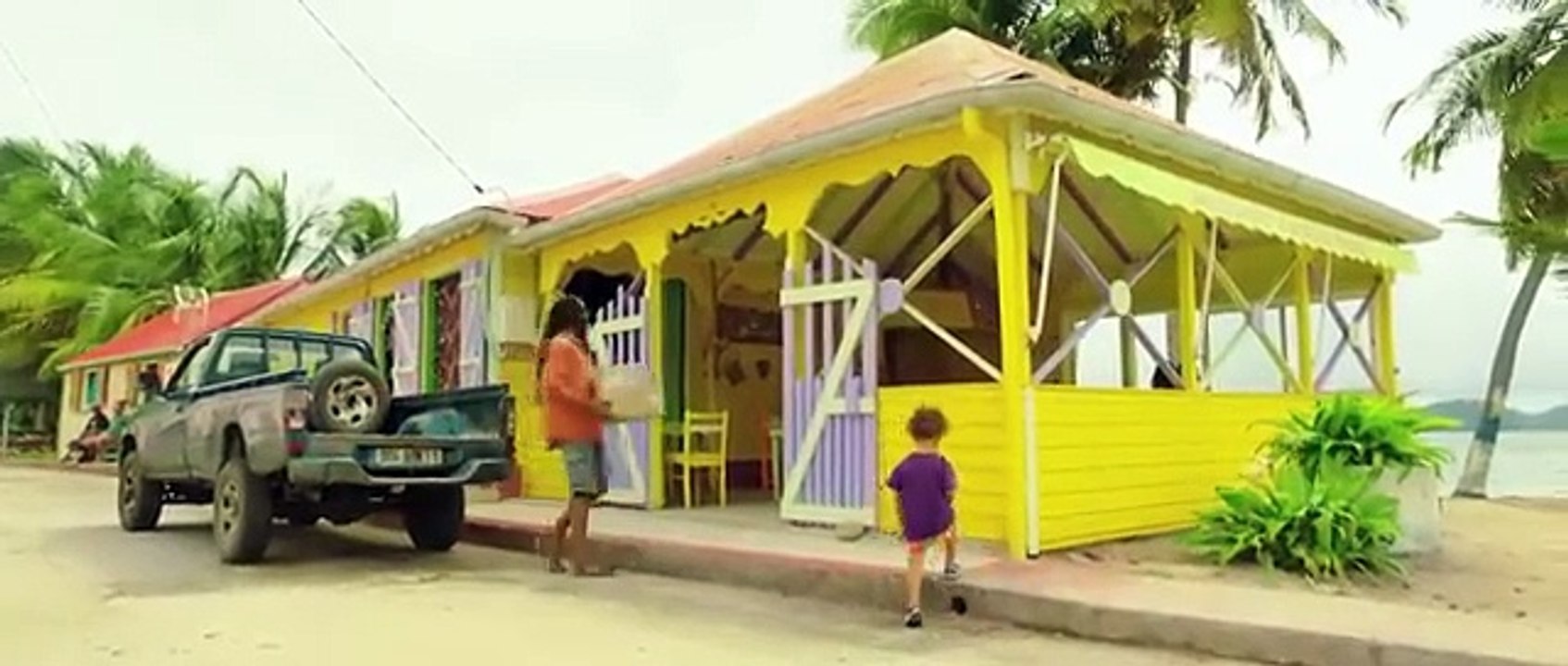 Animation Movie - Minuscule Mandibles From Far Away