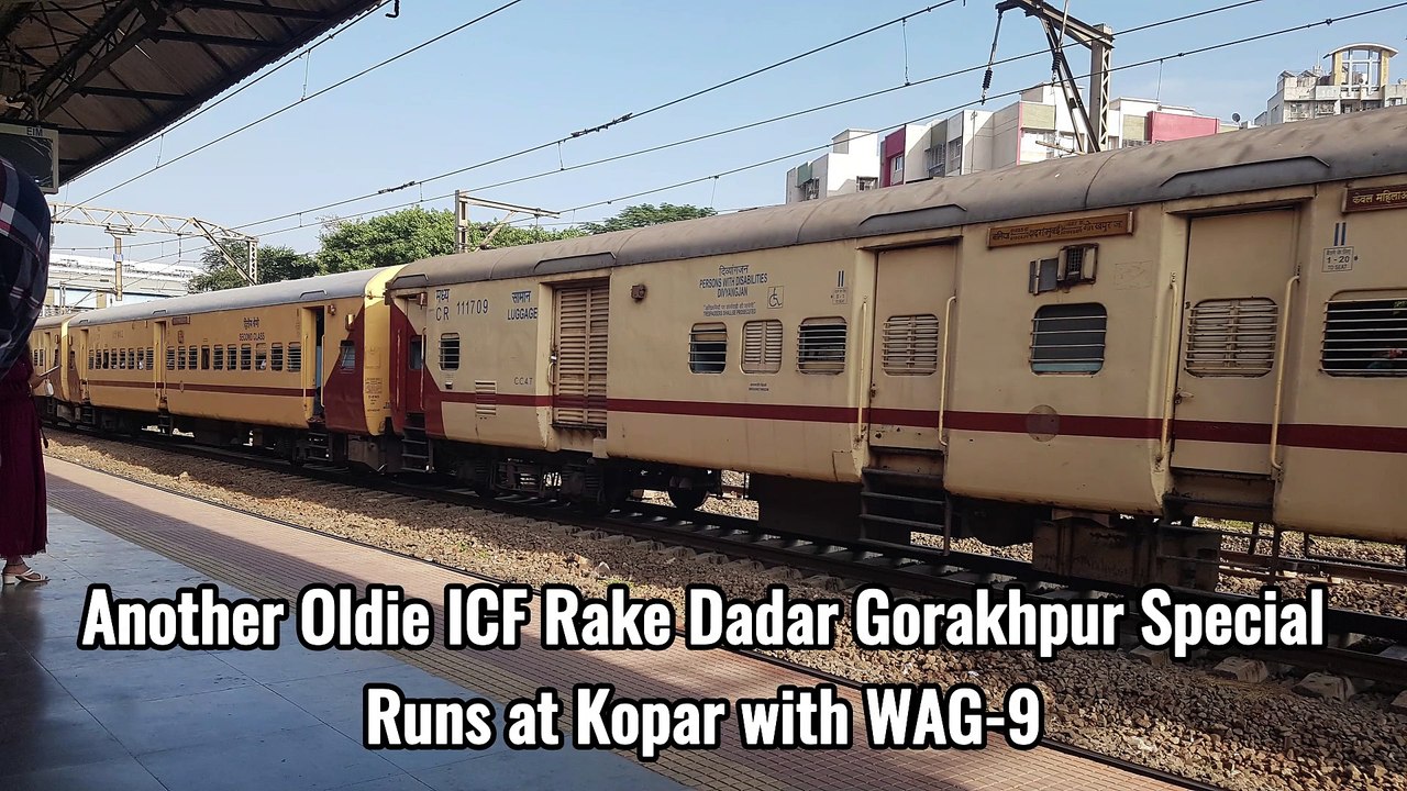 Goods Loco Hauls Passenger Train | Dadar Gorakhpur Special Crosses Kopar with WAG 9 HC