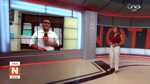 Protesta de trabajadores del Concejo cruceño; exigen pago de sueldos