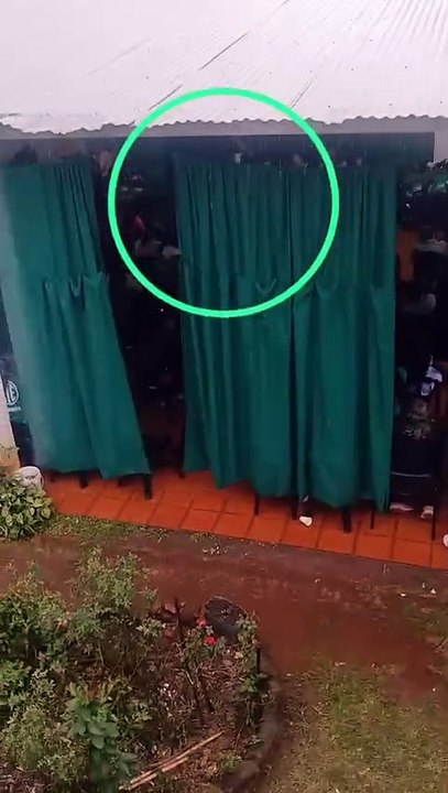 Secretario de ATE Misiones, Marcelo Grasiadei corta el micrófono a un congresal de ATE cuando hacía uso de la palabra