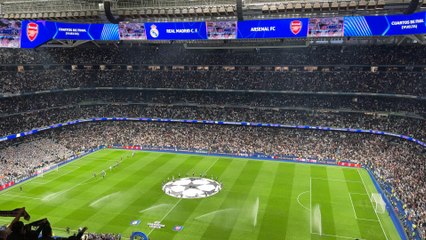 Un tifo a la altura del partido: el Madrid, a por la remontada