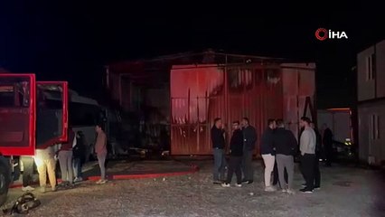 Bursa\'da korkutan yangın: Dükkanlara sıçradı