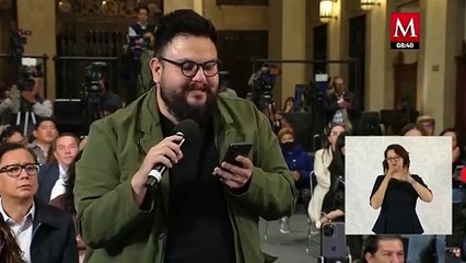 Sheinbaum se burla de Fox tras acusarla de usar teleprompter en Mañaneras