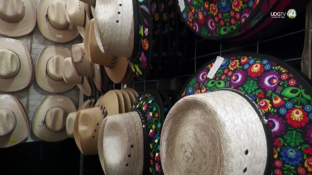 Más de 30 años de tradición de artesanía en sombreros en Teocaltiche