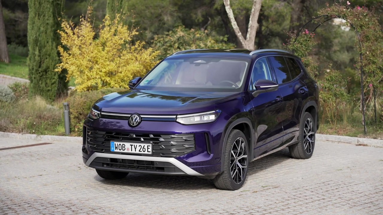 The all-new Volkswagen Tayron Design Preview in Ultra Violet Metallic