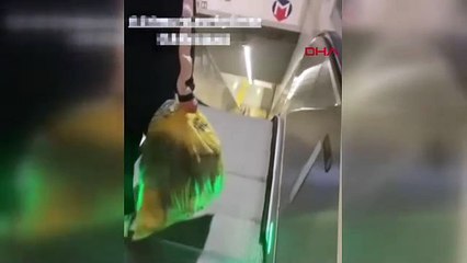 İstanbul Metrosu'nda skandal görüntü: Tepkiler çığ oldu!