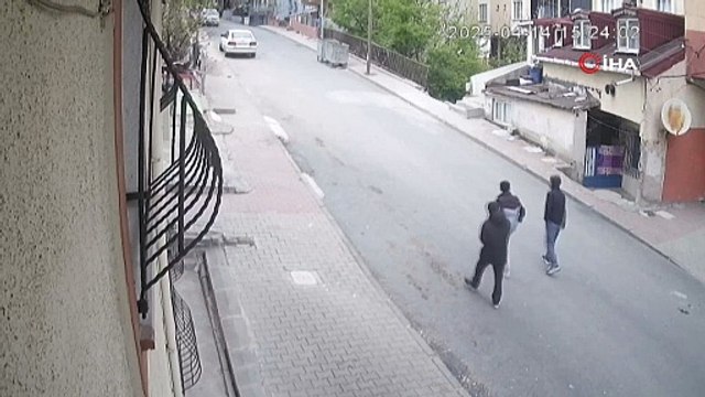 Ayakkabıyı gözüne kestirdi, geri dönüp çaldı!