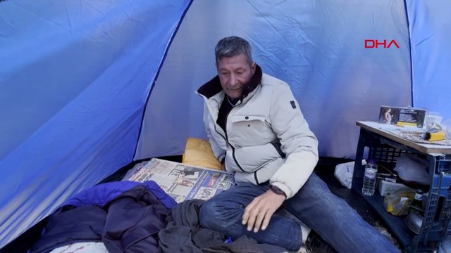 Bacağı sakatlanınca işinden oldu, parka kurduğu çadırda yaşıyor