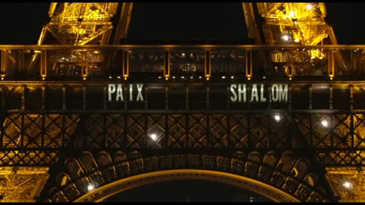 La Tour Eiffel si illumina per la pace in Medio Oriente