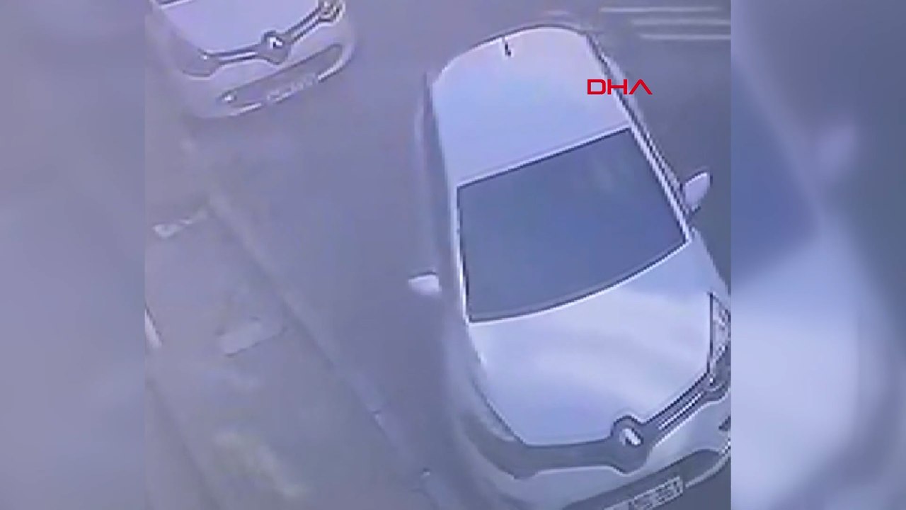 Avcılar'da park halindeki otomobile çarpıp kaçtı
