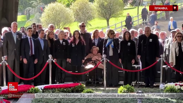 8. Cumhurbaşkanı Turgut Özal, vefatının 32. yıl dönümünde kabri başında anıldı