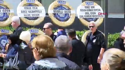 Tarkan'ın annesi son yolculuğuna uğurlandı