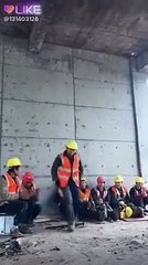 Cet ouvrier a un talent bien caché