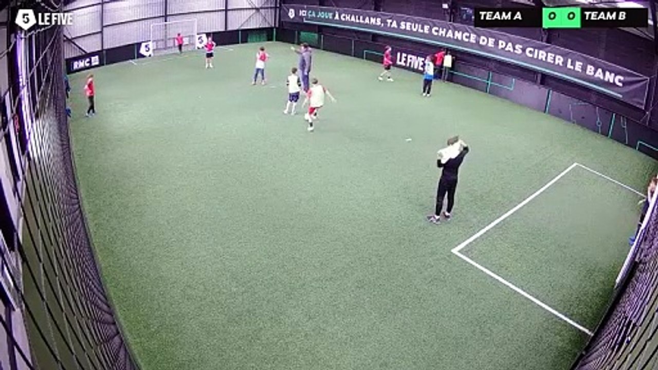 17/04 à 10:39 - Football Terrain 1 (LeFive Challans)