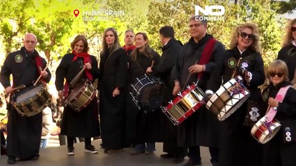 Spanien: Menschen begrüßen Ostern mit traditionellem Trommeln