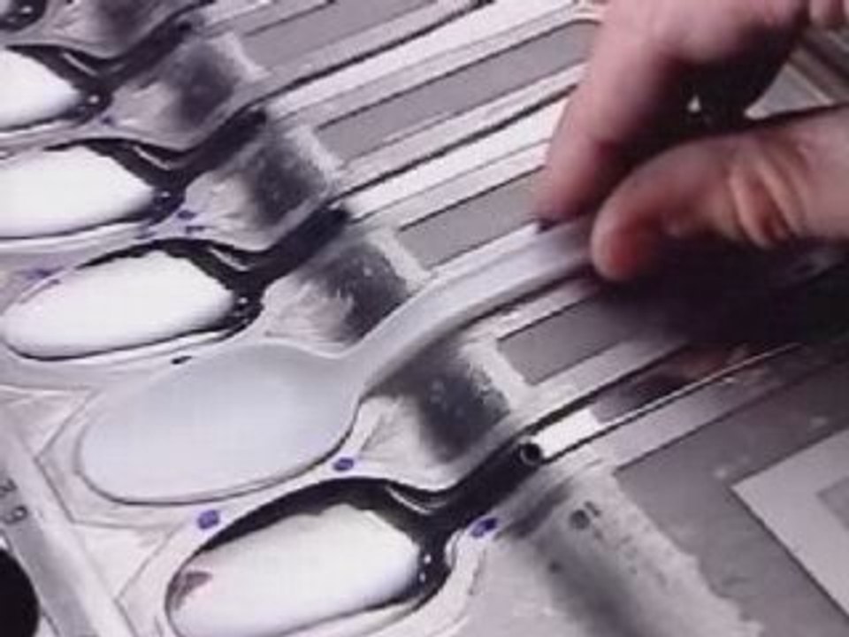 Verres et ustensiles en plastique - comment c'est fait ?