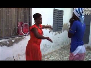 Incroyable Il gifle une dame qui a l'age de sa mère