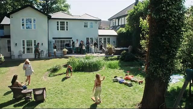 Bande-annonce de The Roses avec Olivia Colman et Benedict Cumberbatch / C'est le remake de l'une des comédies les plus méchantes des années 80