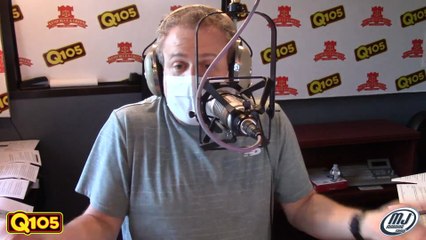 MJTV: Kentucky Football Player Eats Banana Peel