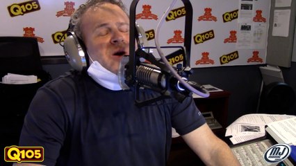 MJTV: Roxanne Is An Airport Thief