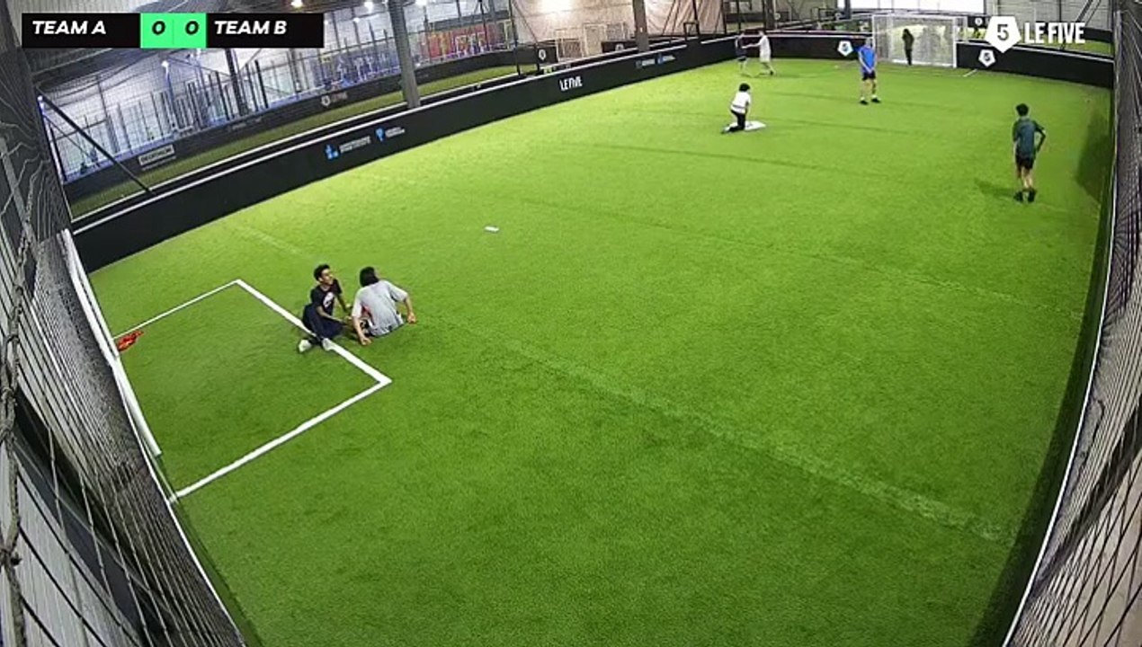 17/04 à 14:47 - Football 4 - Intérieur (LeFive Mulhouse)